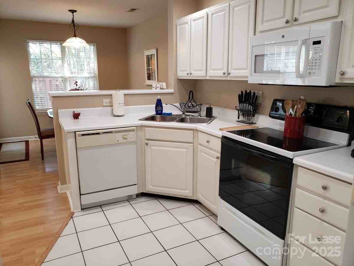 10643 Greyhound Drive - Photo 6 of 24