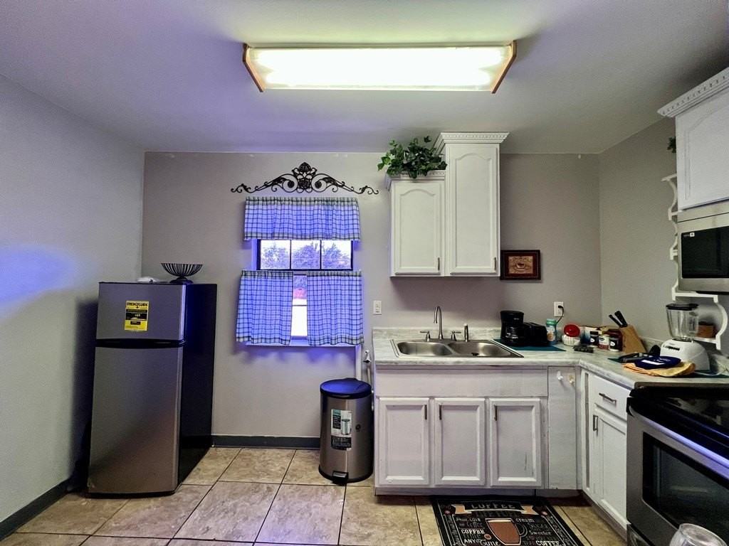 293 Westlake Blvd - Photo 3 of 10