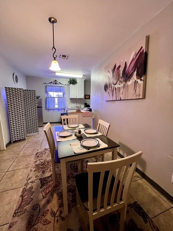 293 Westlake Blvd - Photo 4 of 10