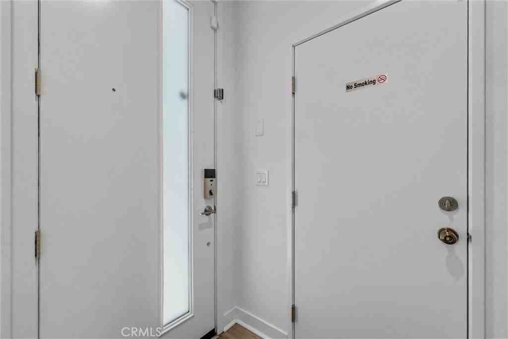 359 E Broadway - Photo 5 of 29