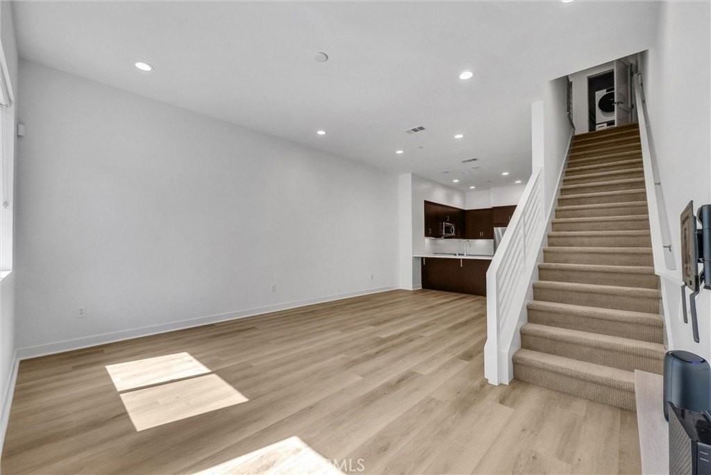 359 E Broadway - Photo 6 of 29