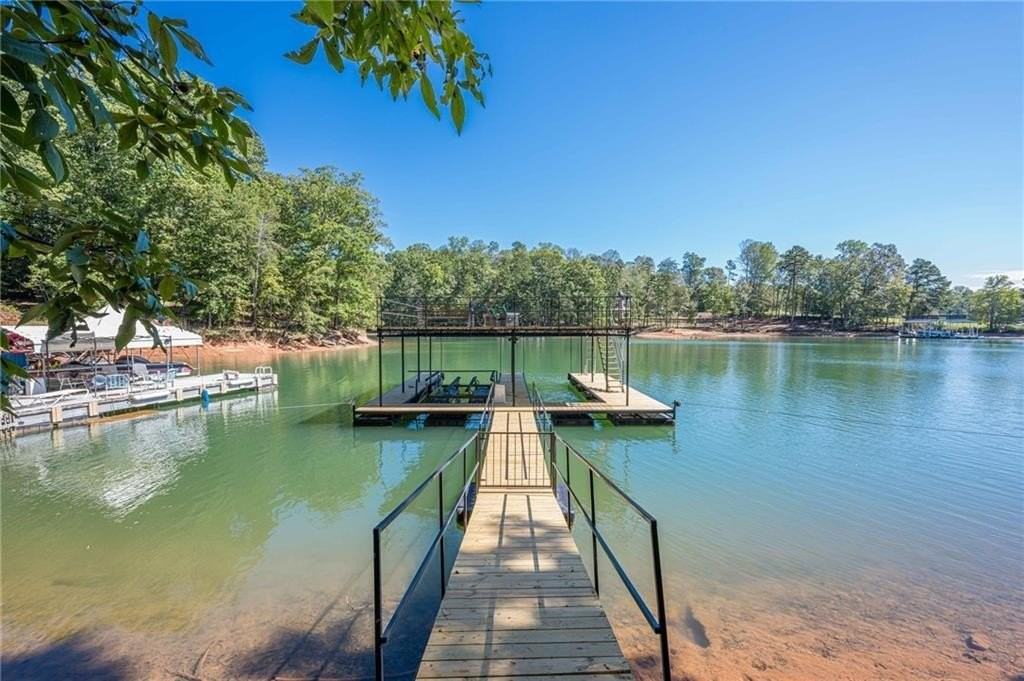 6535 Smith Cove Way - Photo 4 of 20