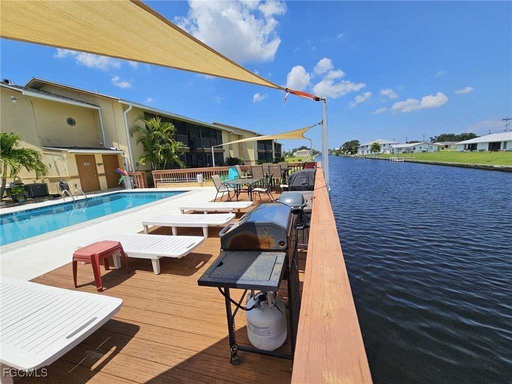 521 Sw 47th Ter Apt 101 #101 - Photo 3 of 50