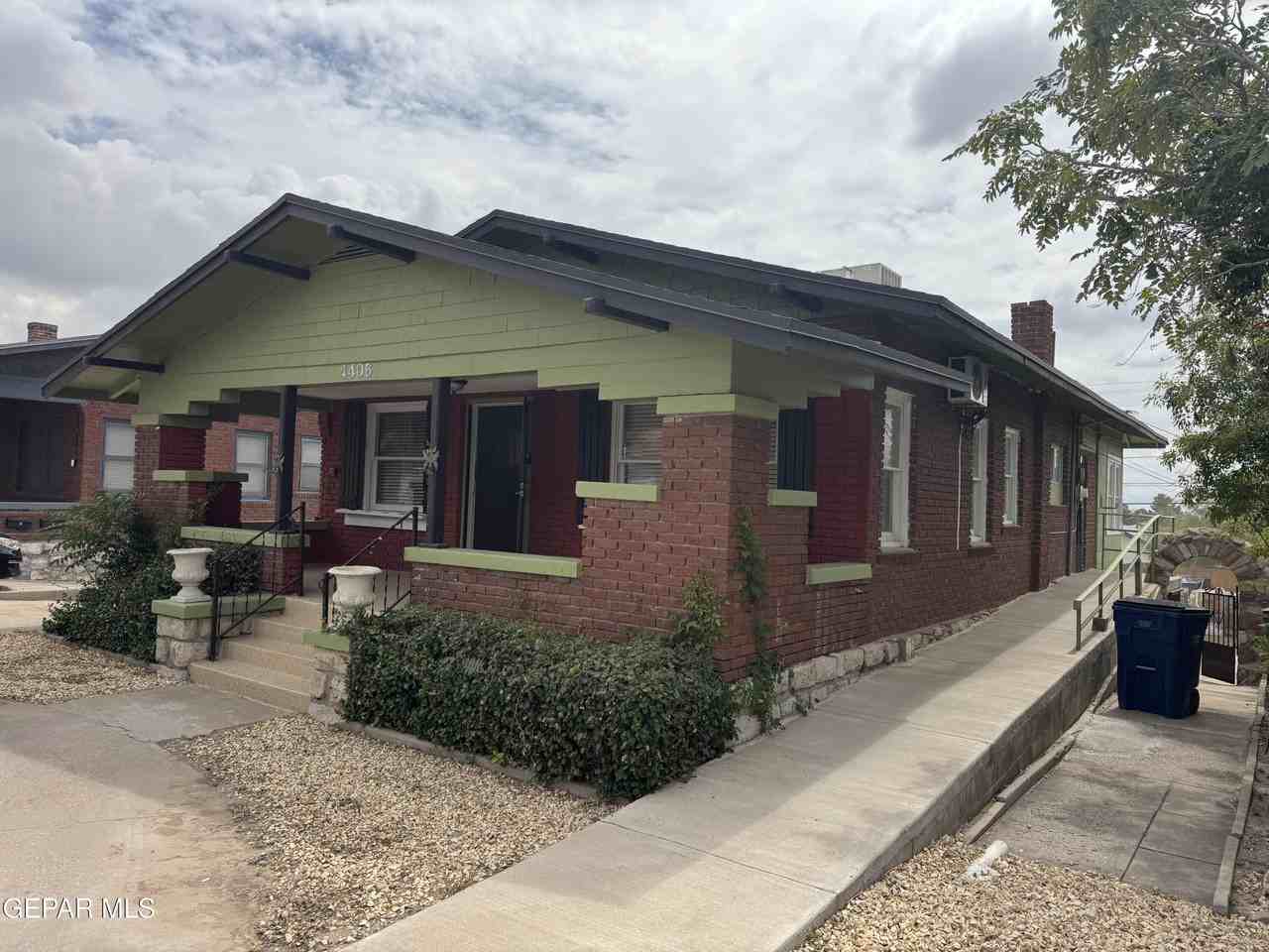 4406 Trowbridge Dr - Photo 2 of 13