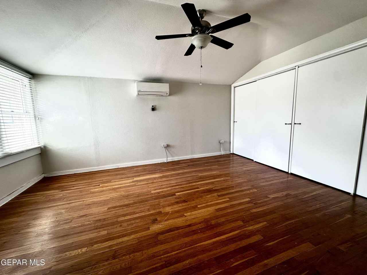 4406 Trowbridge Dr - Photo 6 of 13