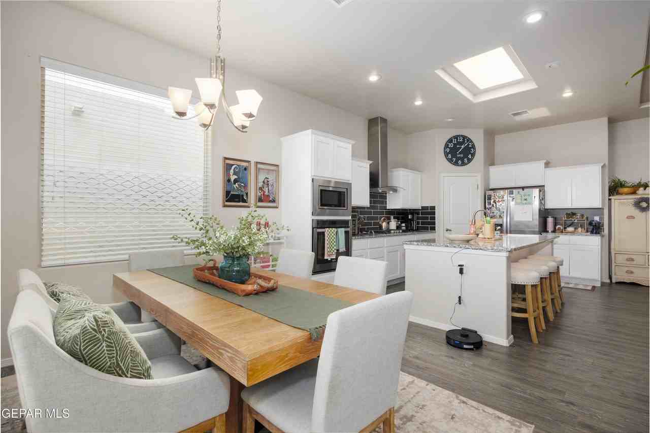 12436 Knightsbridge Drive - Photo 5 of 50