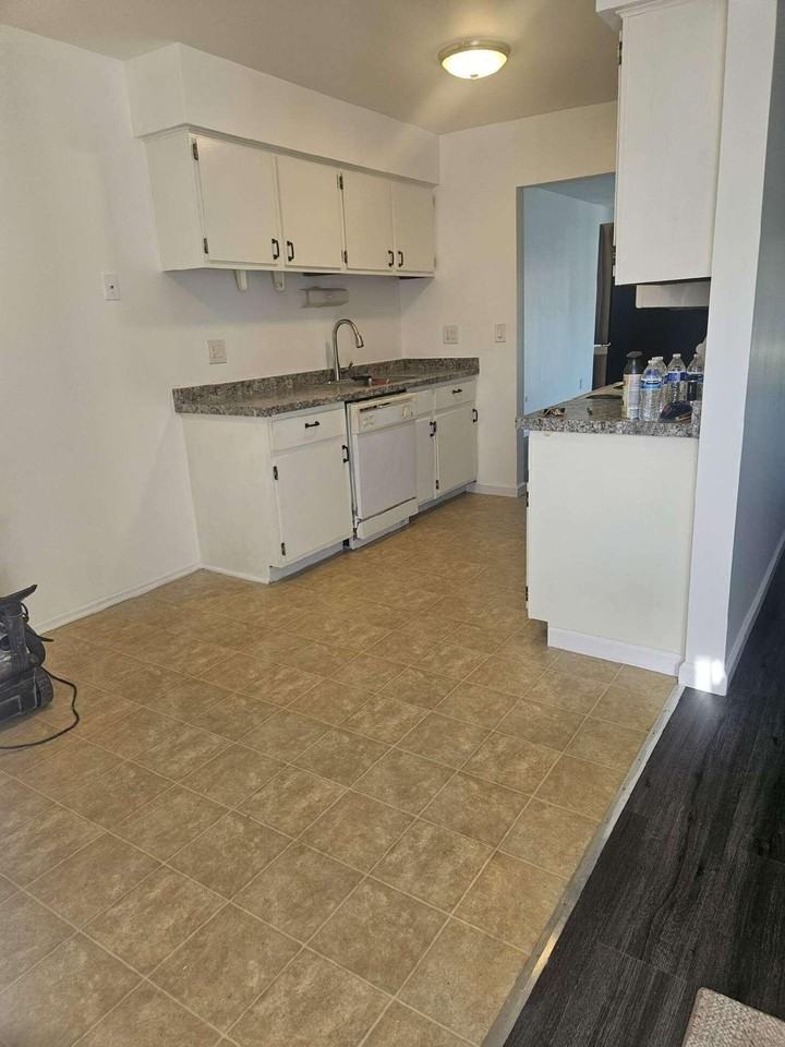 13842 Keating Dr - Photo 3 of 15