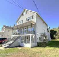 featured image of 647 Laurel St