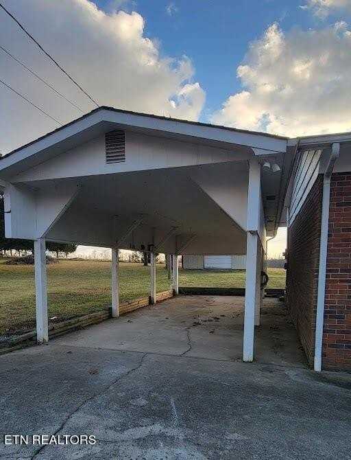 360 Oak Hill Dr - Photo 3 of 18