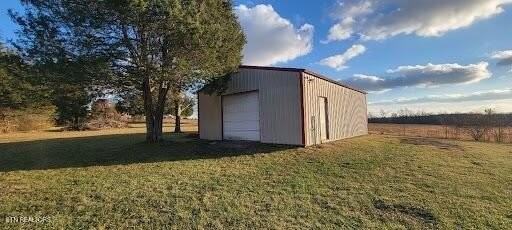 360 Oak Hill Dr - Photo 4 of 18