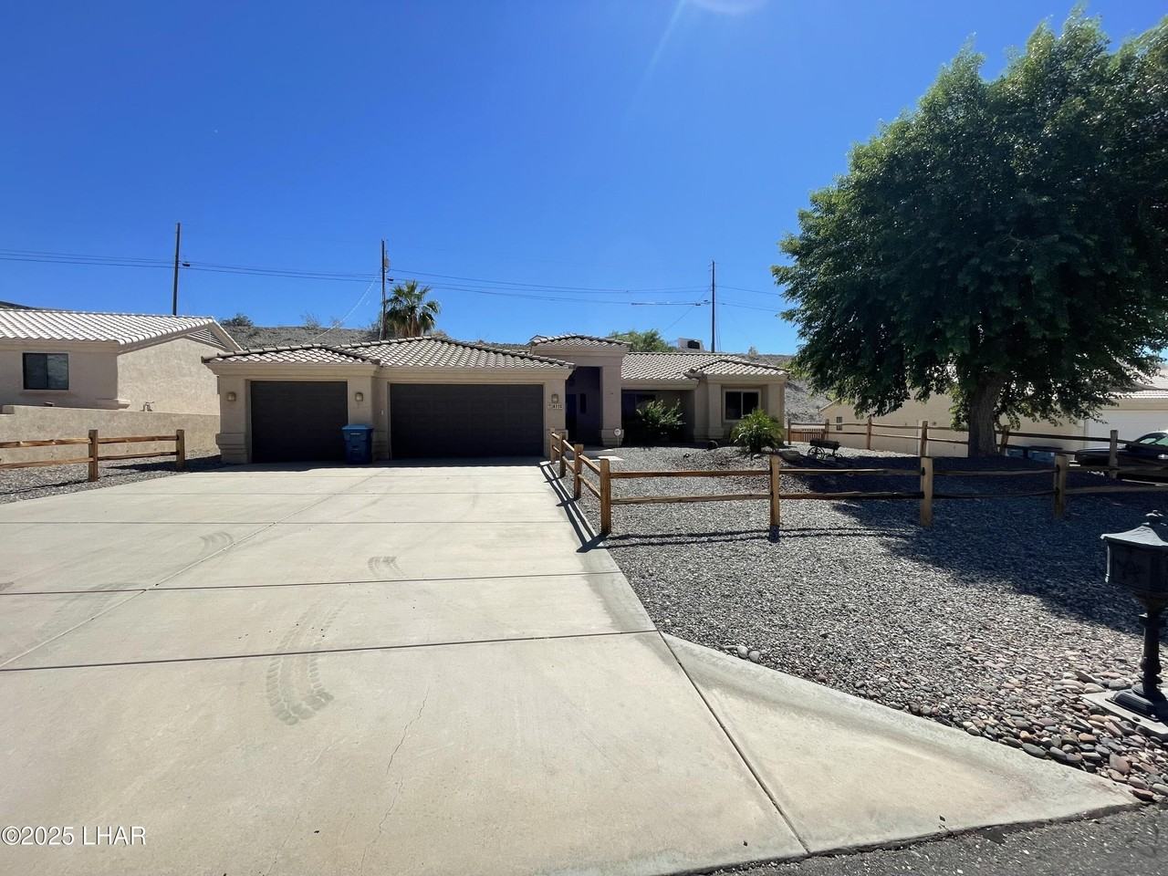 4110 Columbia Drive - Photo 2 of 21