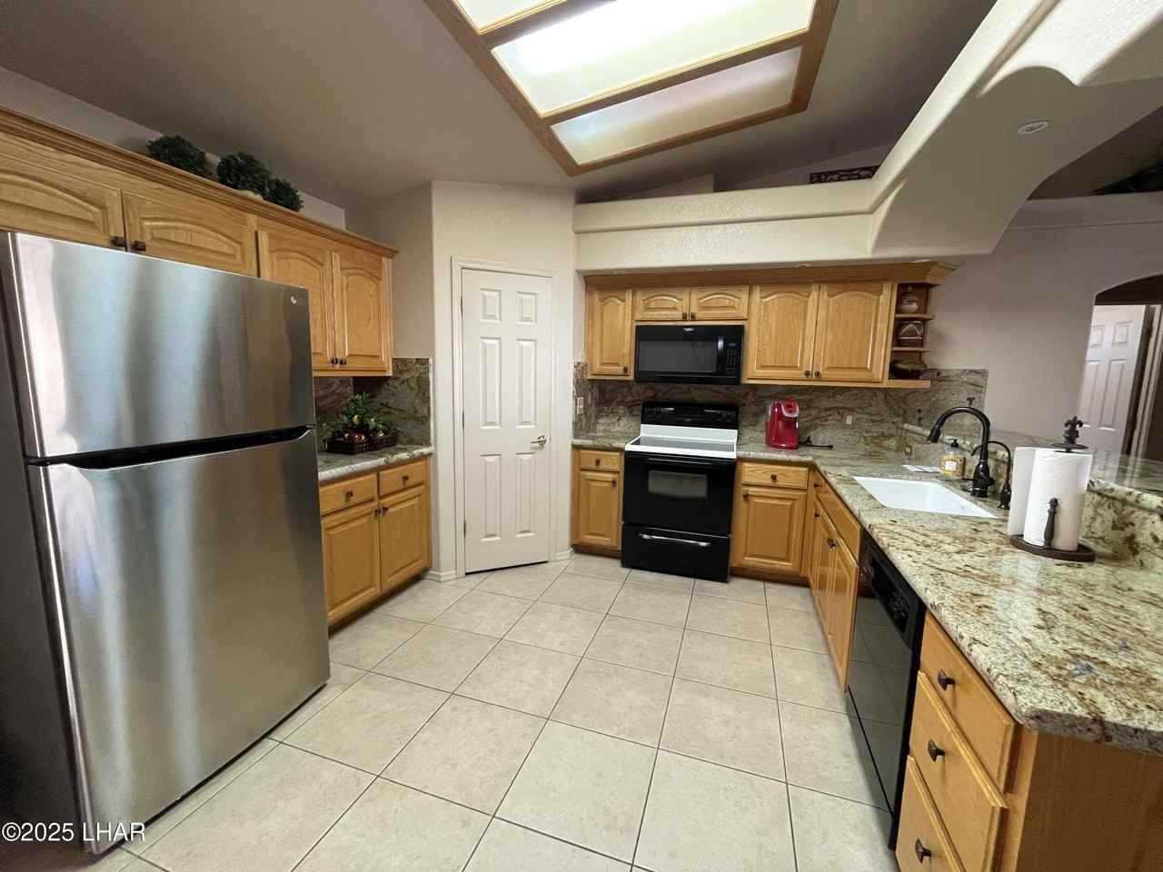 4110 Columbia Drive - Photo 3 of 21