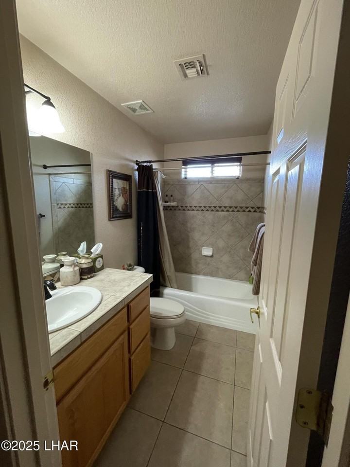 4110 Columbia Drive - Photo 7 of 21