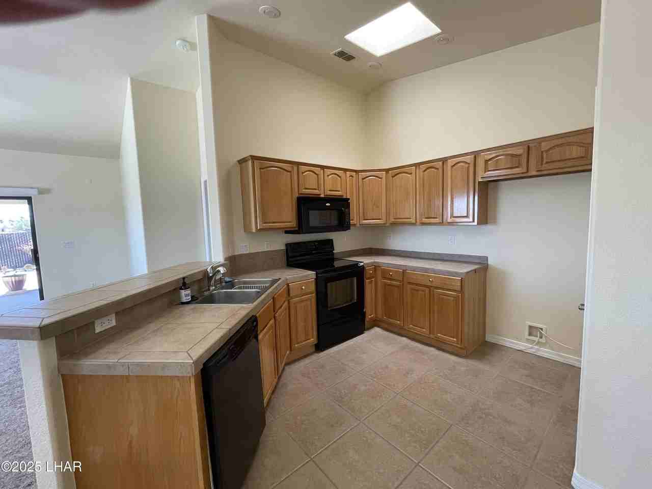 3145 Arapaho Dr Unit 101 #101 - Photo 5 of 18
