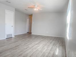 featured image of 804 E 77th St