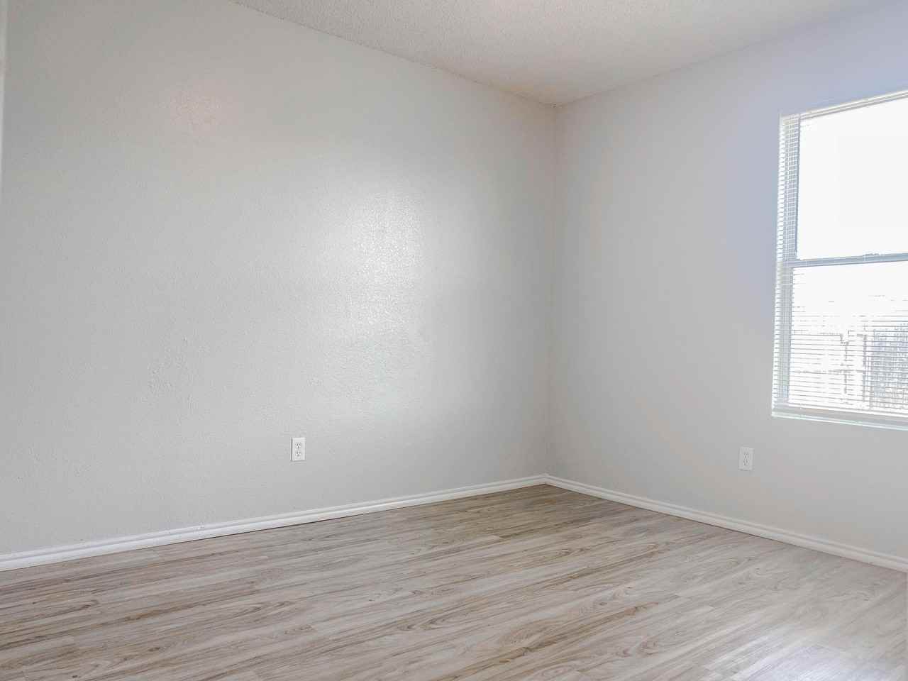 804 E 77th St - Photo 7 of 7