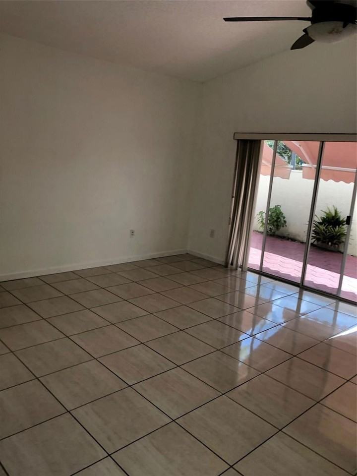 6132 Nw 181st Terrace Cir W - Photo 2 of 8