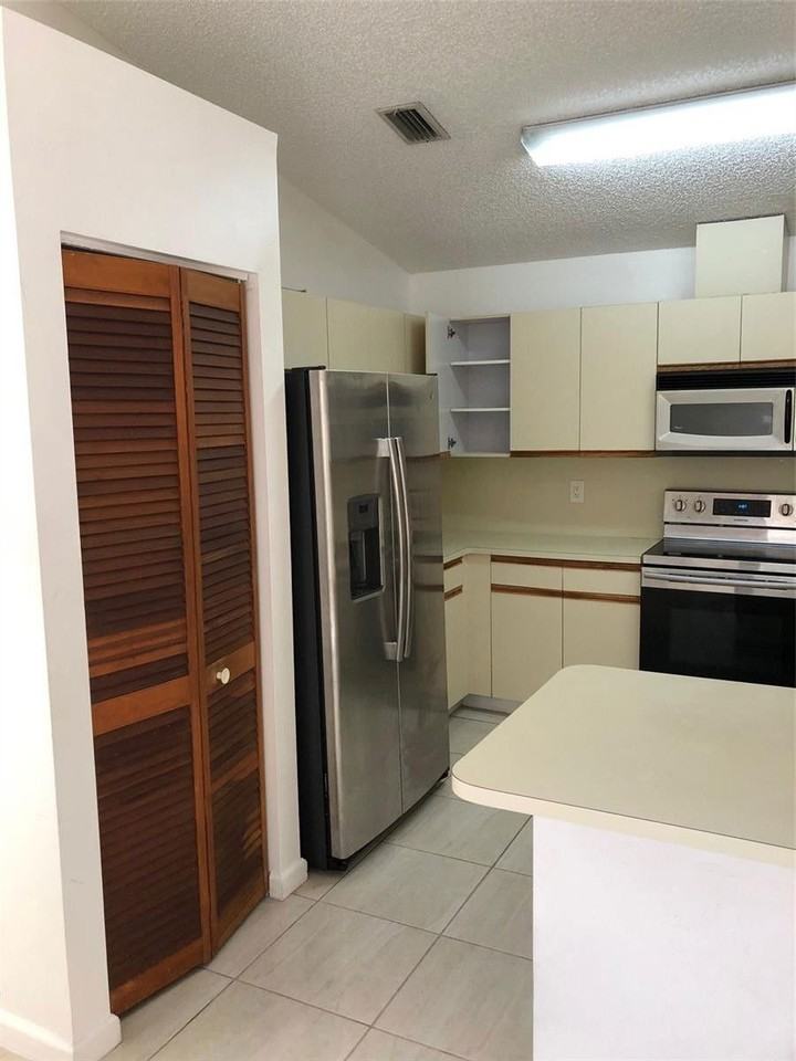 6132 Nw 181st Terrace Cir W - Photo 3 of 8