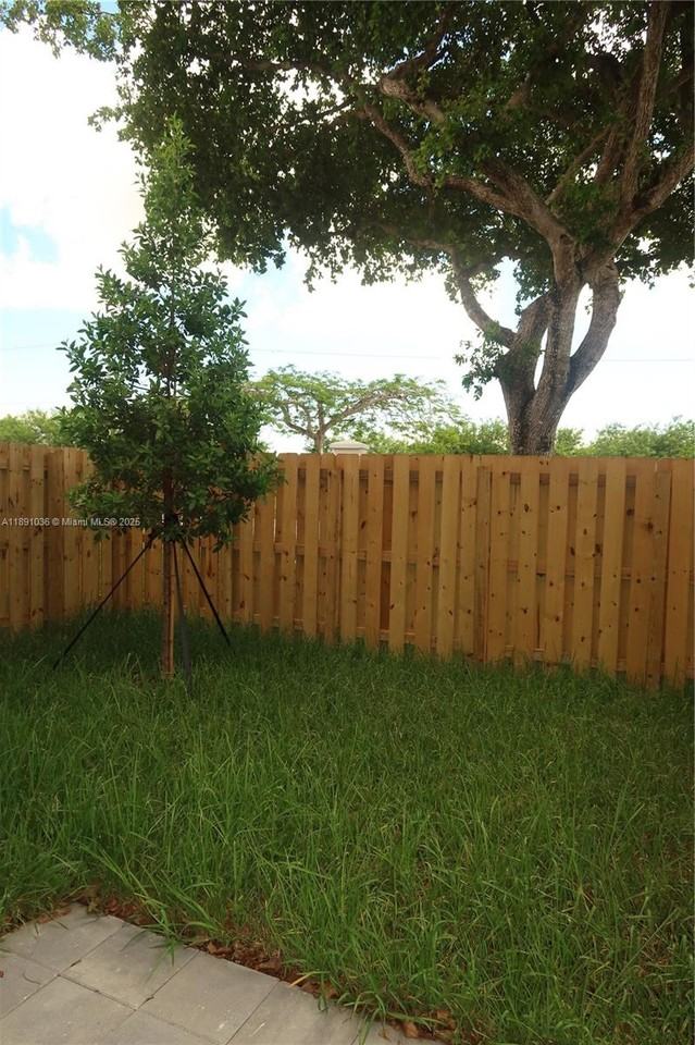 1509 Se 27th Rd - Photo 2 of 8
