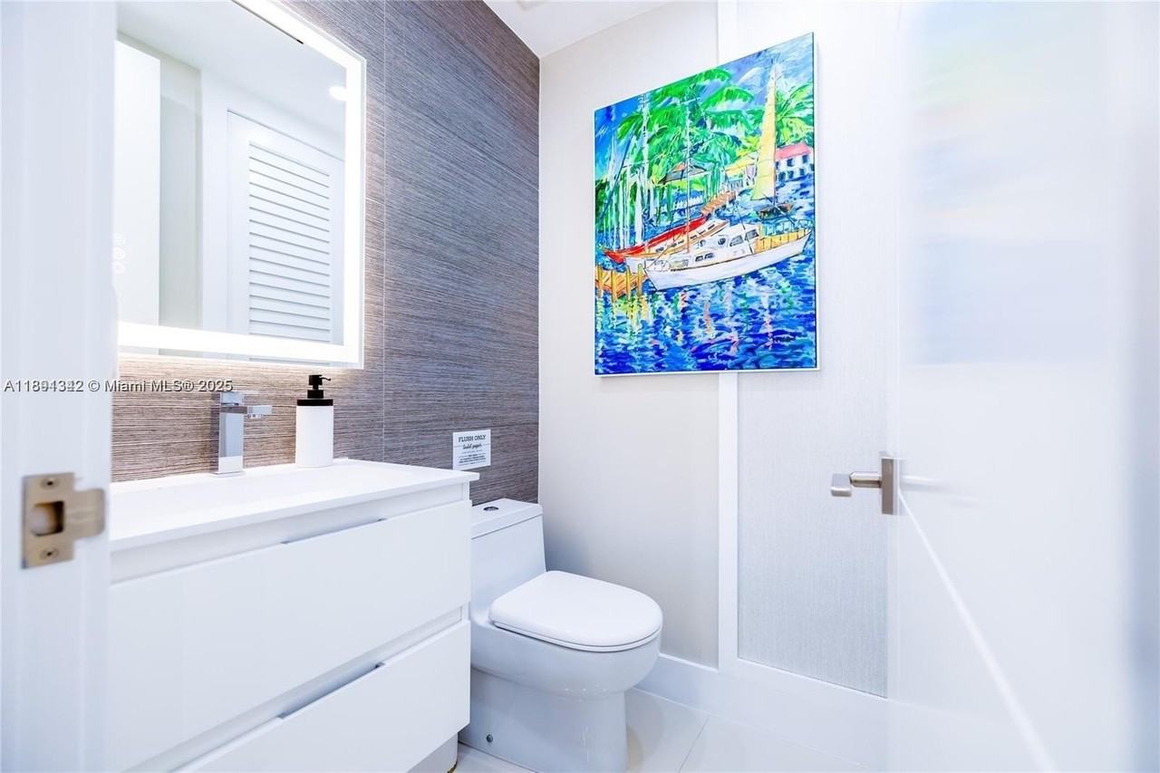 3221 Sw 140th Ave #0 - Photo 5 of 19