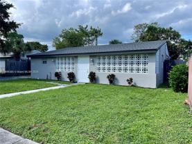 3161 Nw 4th St #B - Photo 1 of 1