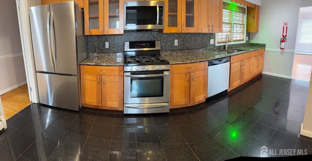 134 Oak St #1 - Photo 4 of 16