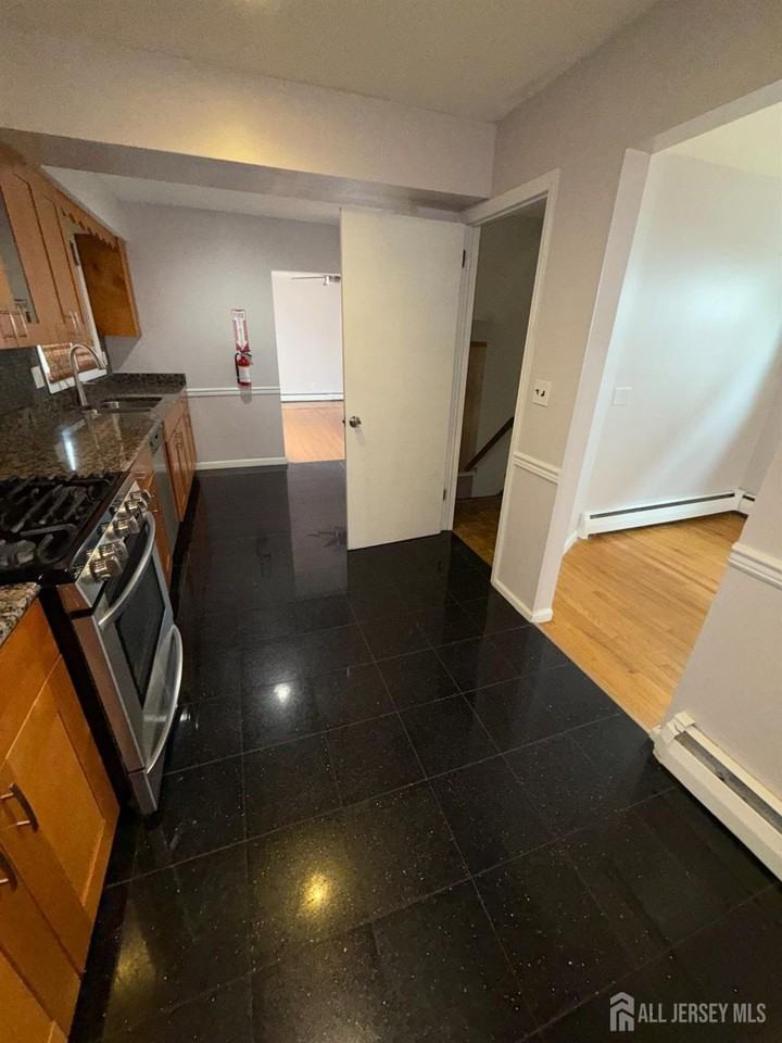 134 Oak St #1 - Photo 6 of 16