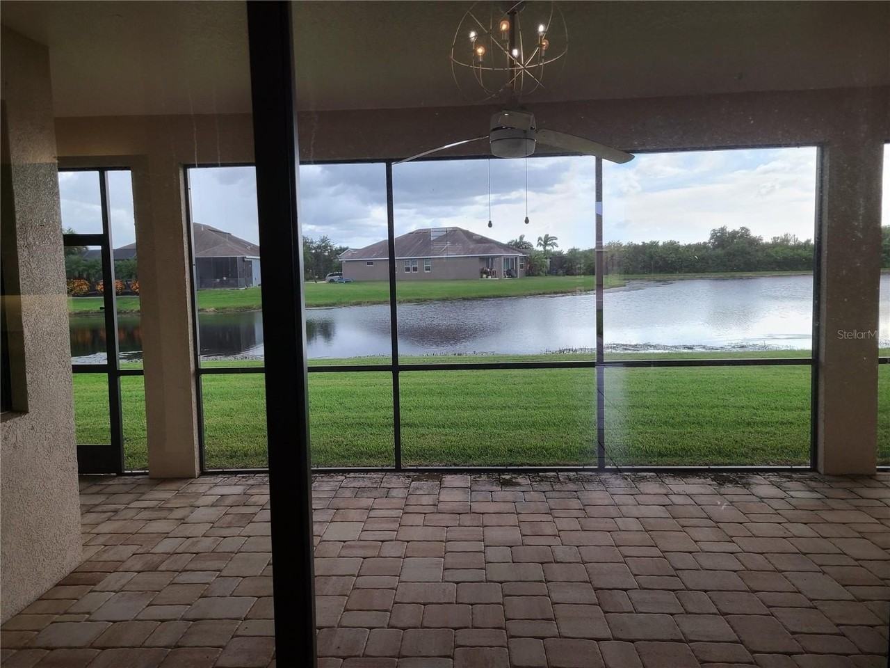 629 Rosemary Cir - Photo 3 of 26