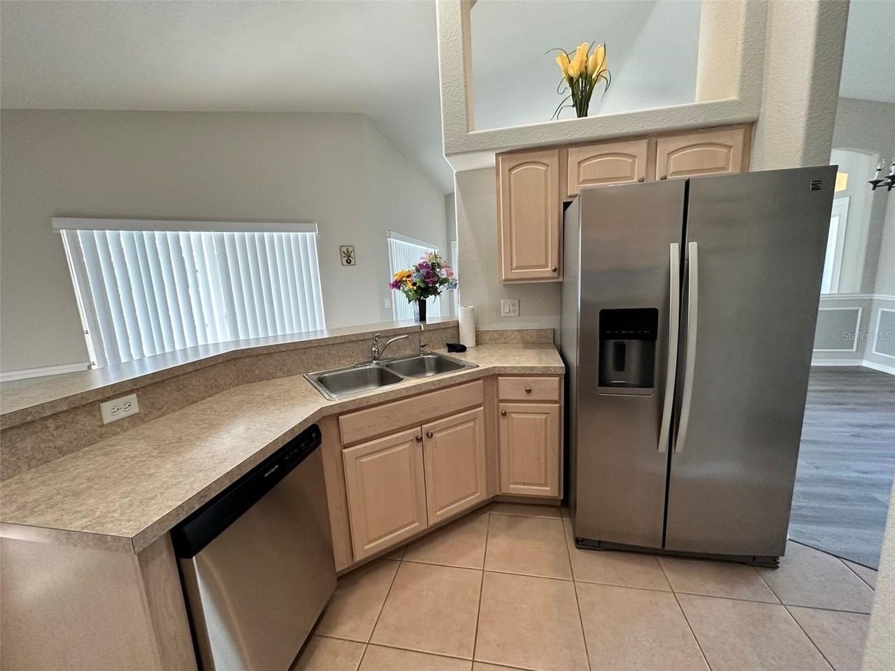 6121 Surf Ave - Photo 7 of 19