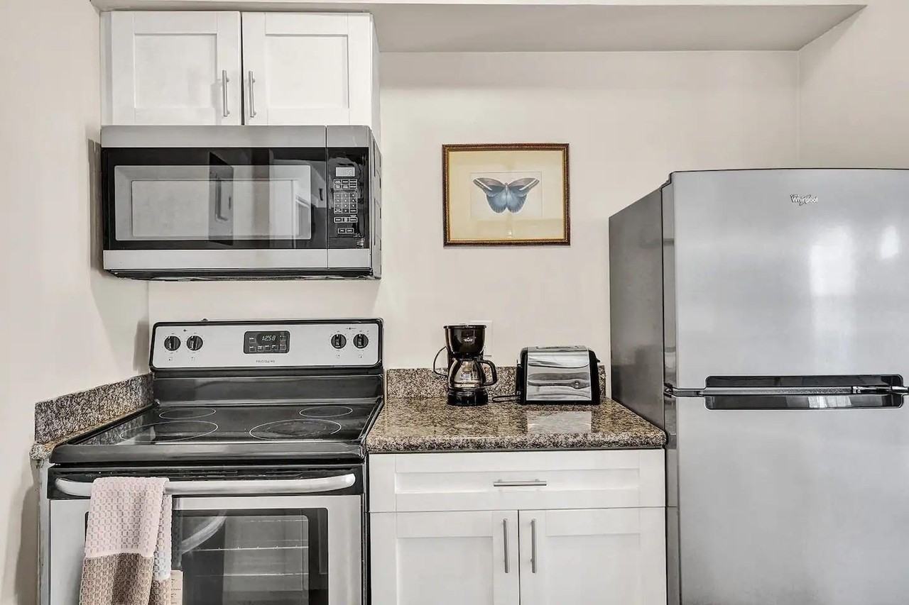 3226 Northeast 12th Street #2A - Photo 2 of 8