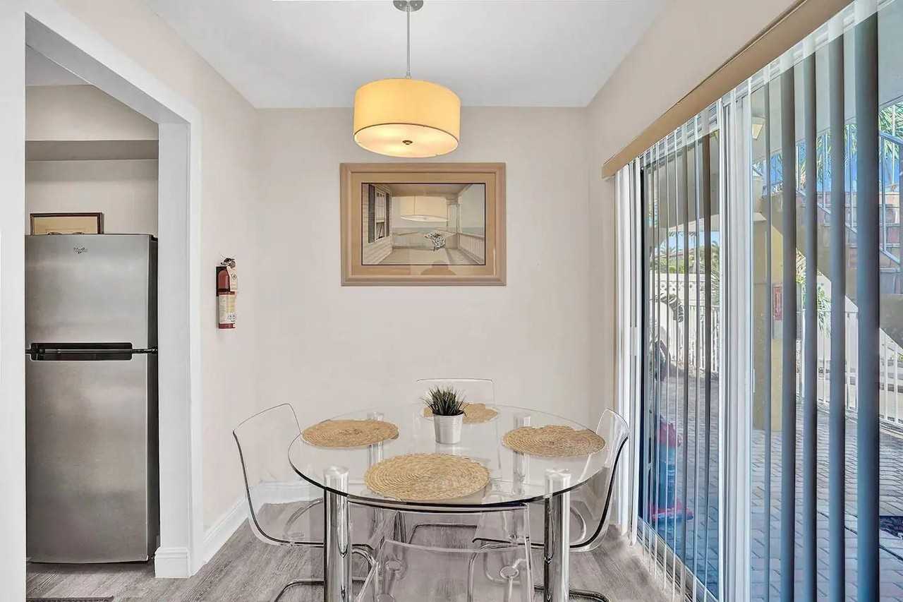 3226 Northeast 12th Street #2A - Photo 4 of 8