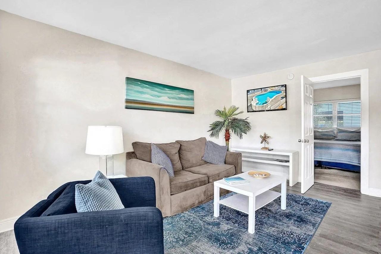 3226 Northeast 12th Street #2A - Photo 5 of 8