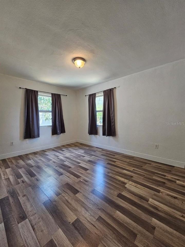 1718 Guinyard Way - Photo 3 of 13