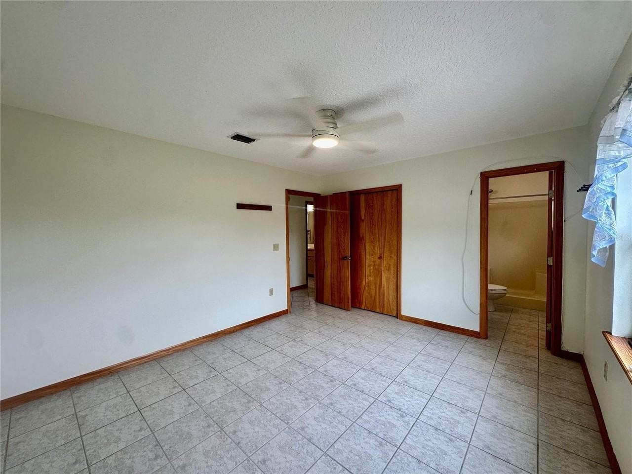 709 S Lake Starr Blvd - Photo 6 of 33