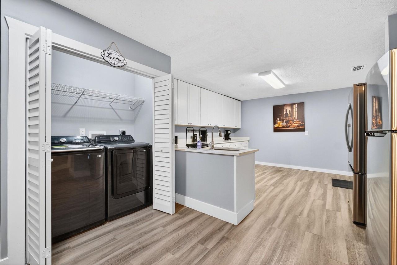 E Powhatan Ave - Photo 6 of 14