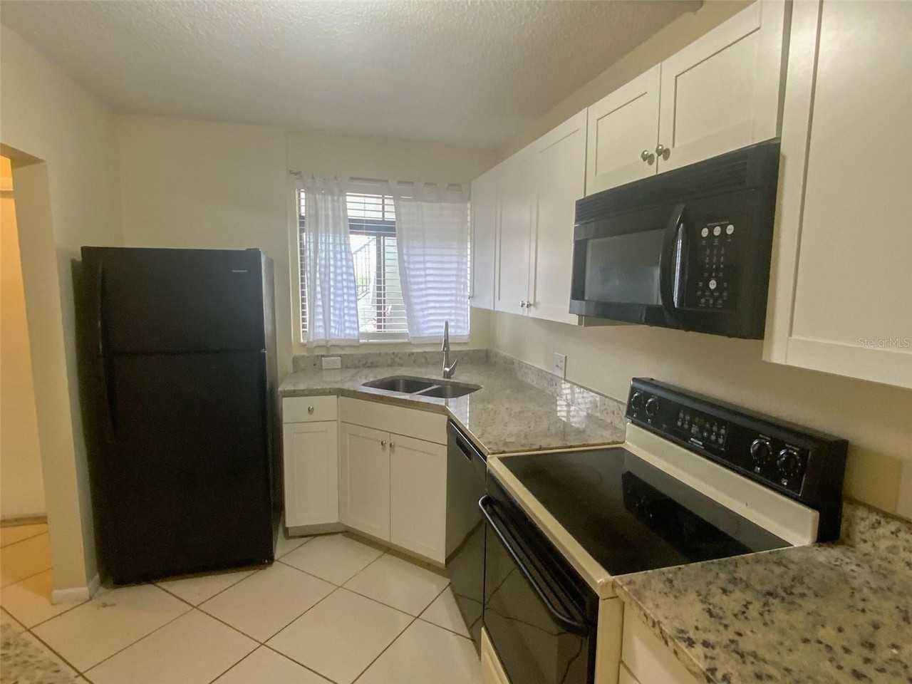 2002 Blue Hawk Ct #1714 - Photo 4 of 39