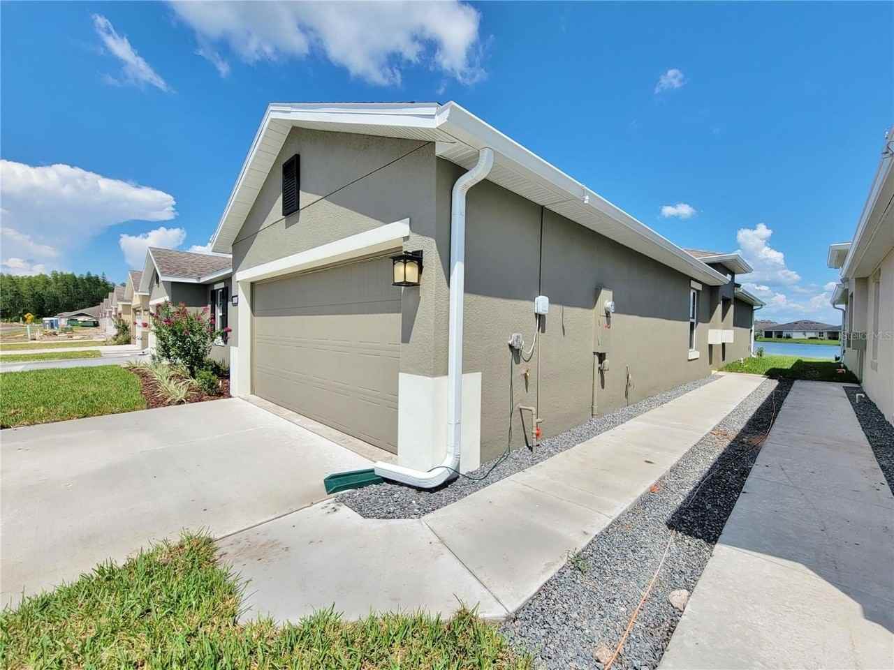 18008 Turning Leaf Cir - Photo 5 of 50