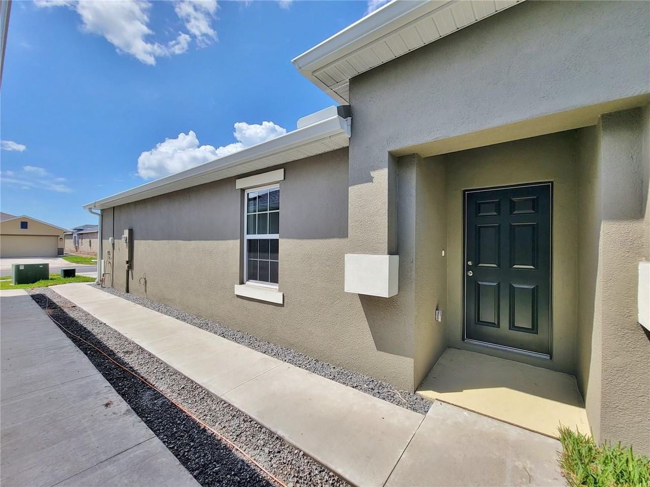 18008 Turning Leaf Cir - Photo 6 of 50