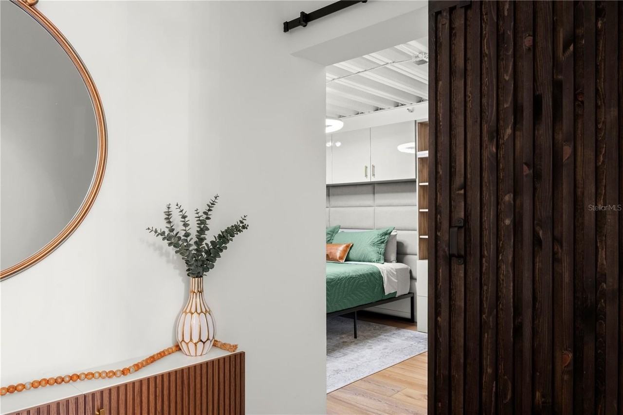 1312 E Washington St - Photo 4 of 24