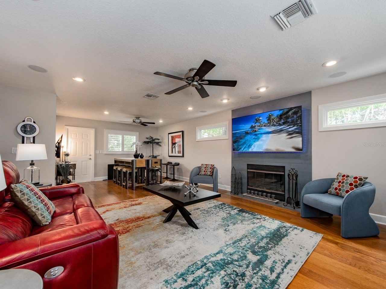 557 Florida Ave - Photo 7 of 39