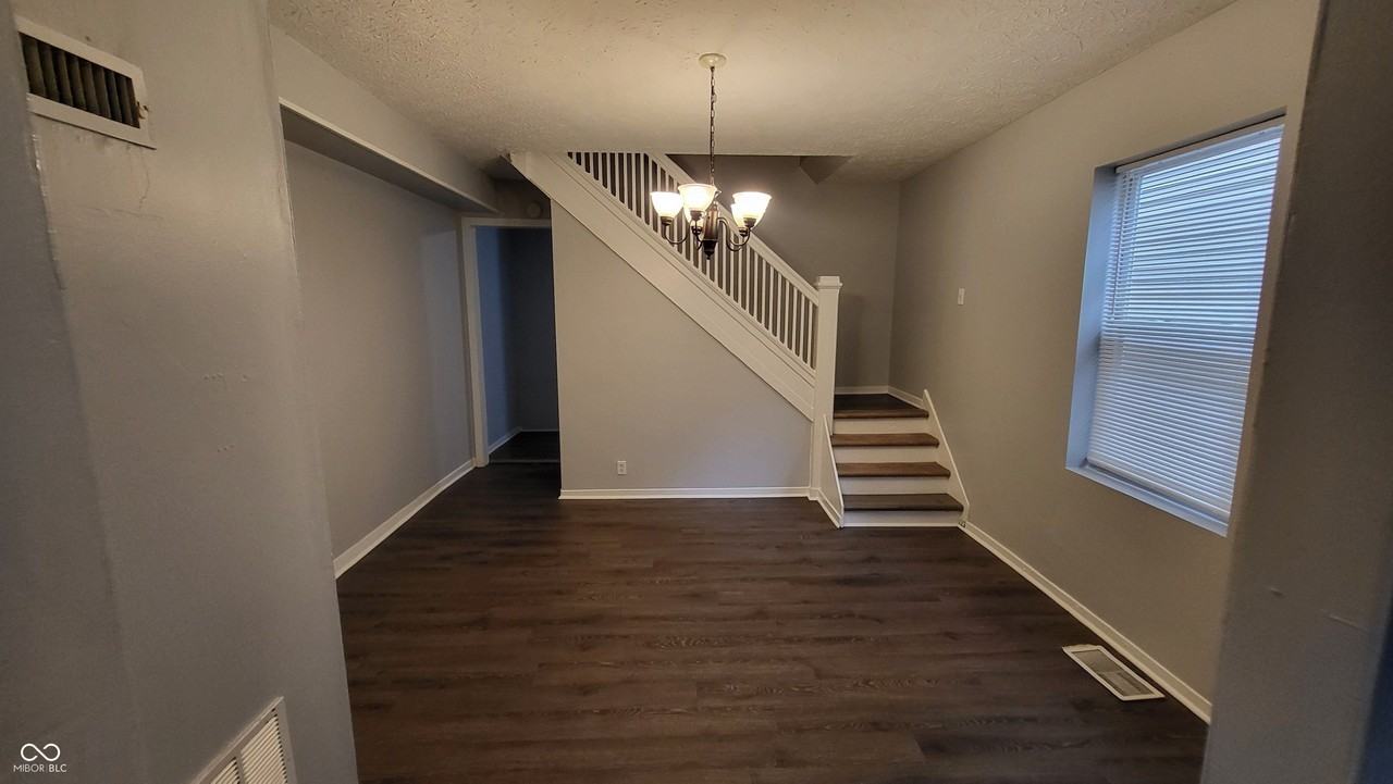 655 Birch Ave - Photo 6 of 18