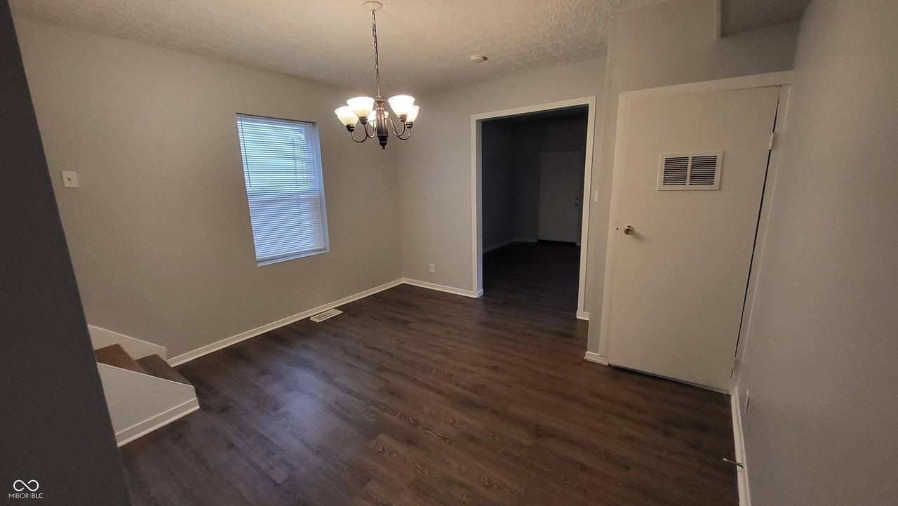 655 Birch Ave - Photo 7 of 18