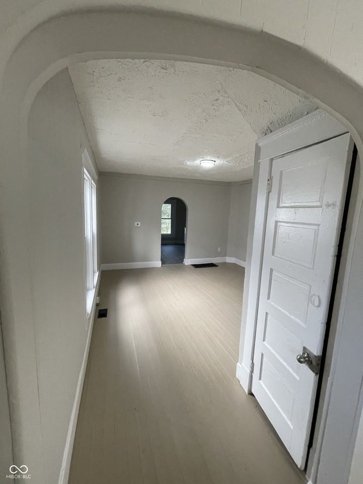 1005 Harlan St - Photo 6 of 18