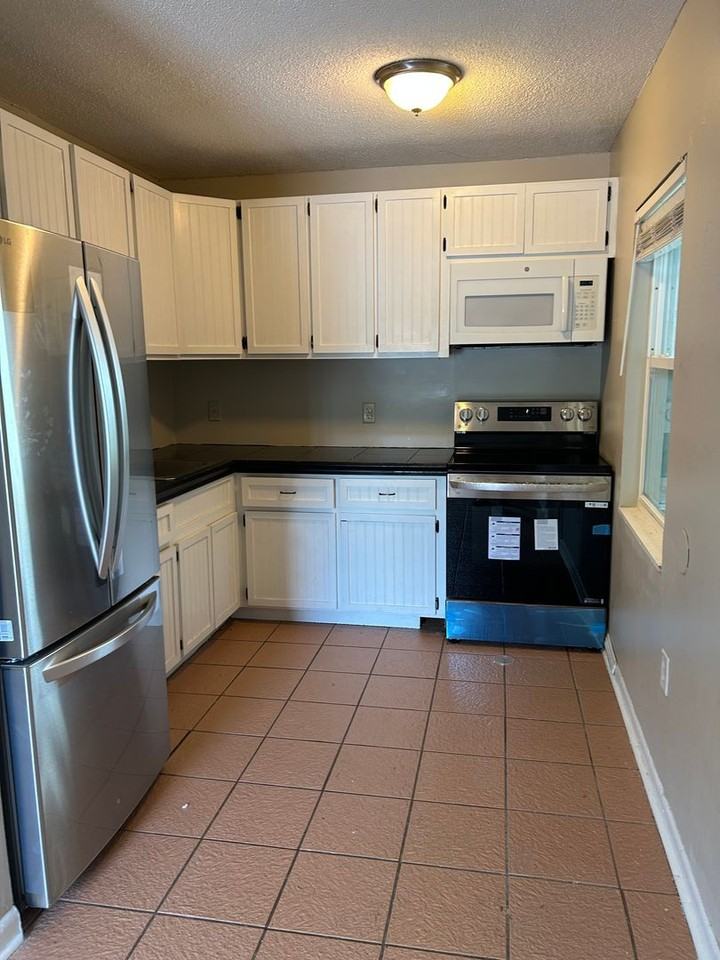 DSP 345 N Dewey - Photo 2 of 15