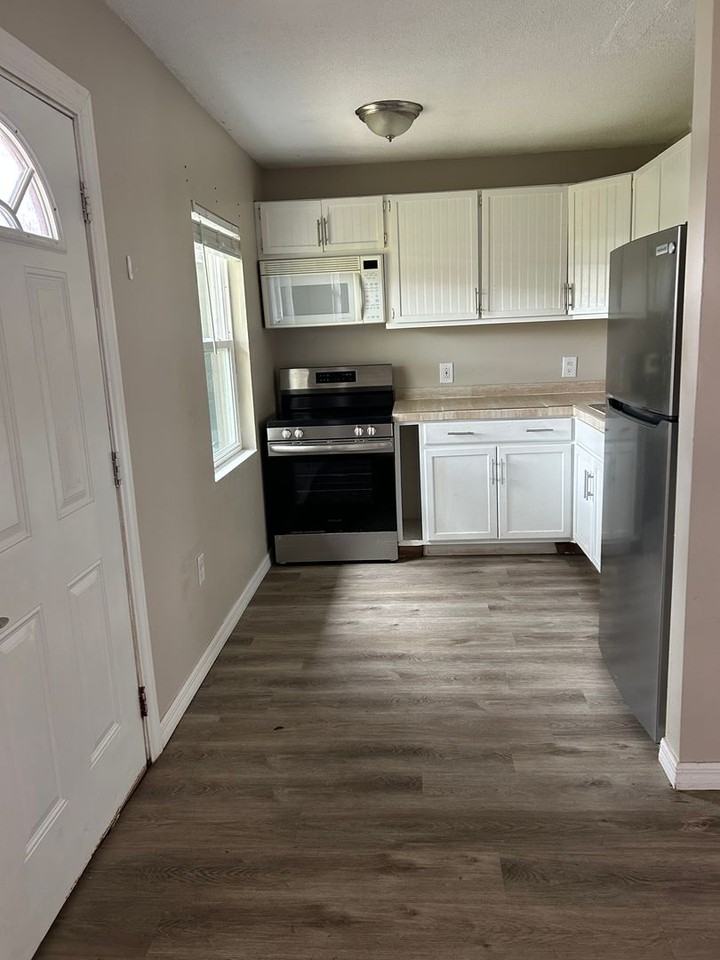 DSP 345 N Dewey - Photo 2 of 18