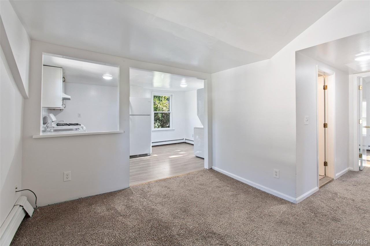 36 Anderson Rd #2ndFL - Photo 3 of 17