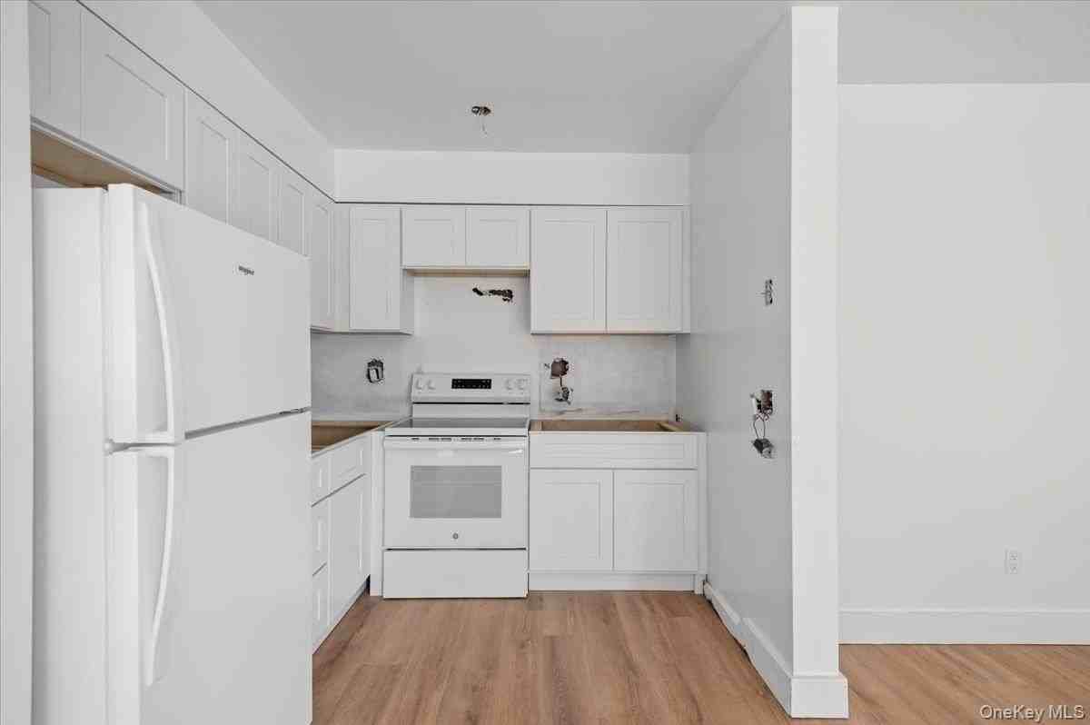 36 Main St #3 - Photo 3 of 19