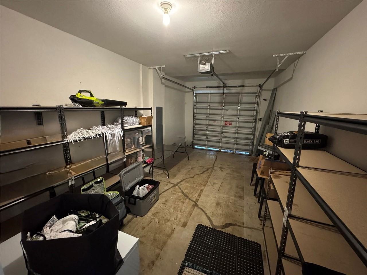 10748 Nw 74th Ter - Photo 3 of 8