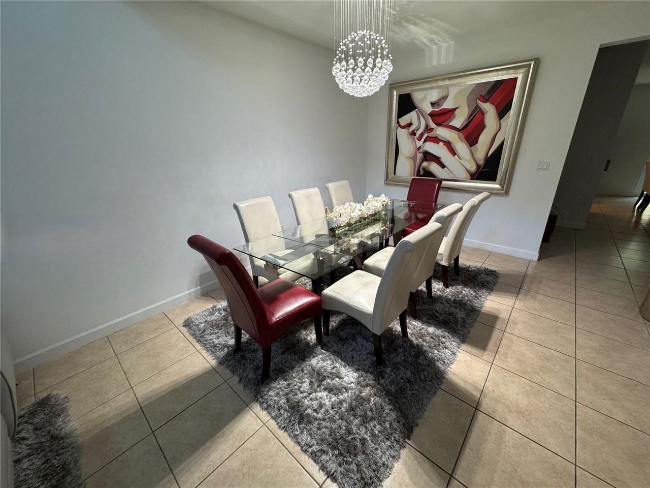 10748 Nw 74th Ter - Photo 5 of 8