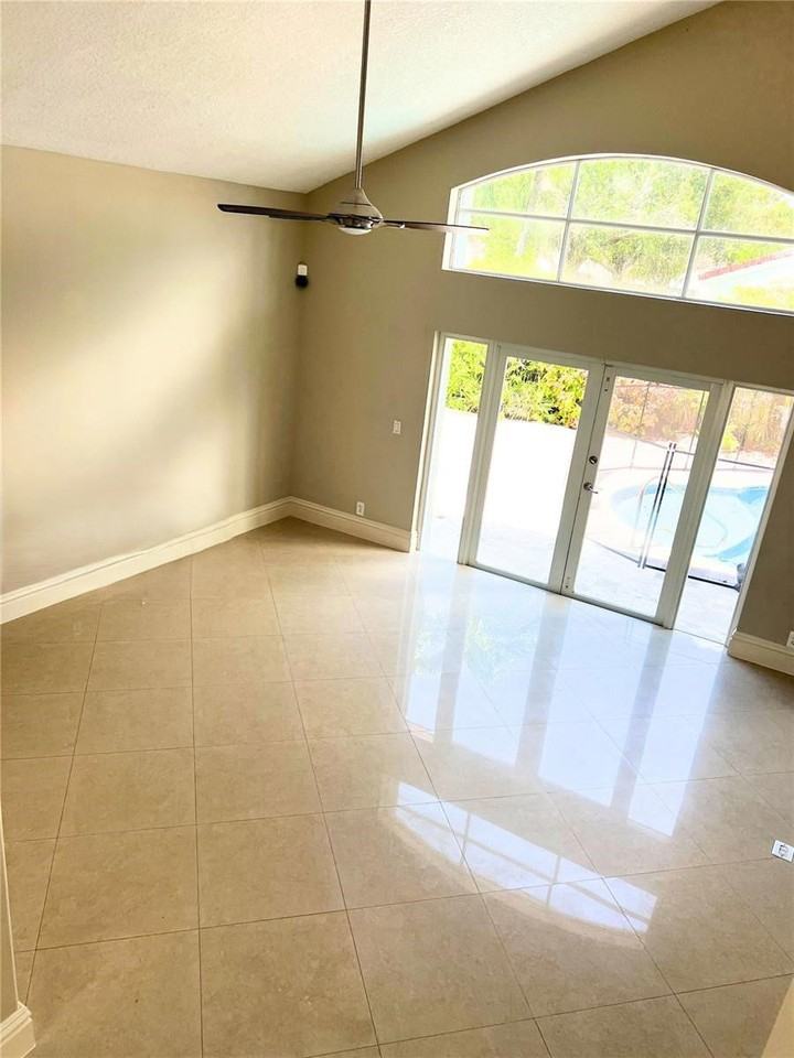 3381 Sw 51st St - Photo 2 of 8